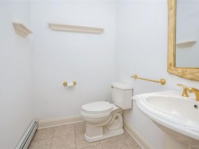 22 Meadow Court, Oakdale NY 11769