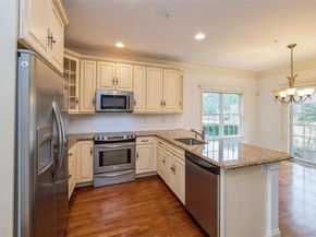 22 Meadow Court, Oakdale NY 11769