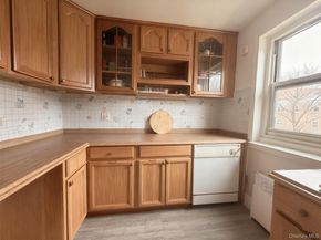 15223 Jewel Avenue 171B, Flushing NY 11367