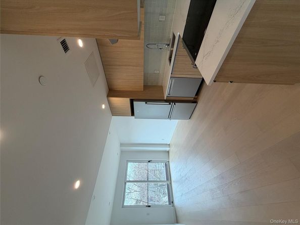 150-02 Northern Boulevard 4A, Flushing NY 11354