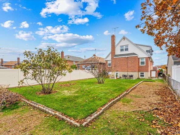 15411 Willets Point Boulevard, Whitestone NY 11357