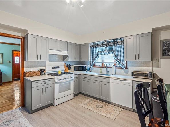 15411 Willets Point Boulevard, Whitestone NY 11357