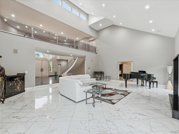 1 Private Lane, Old Brookville NY 11545