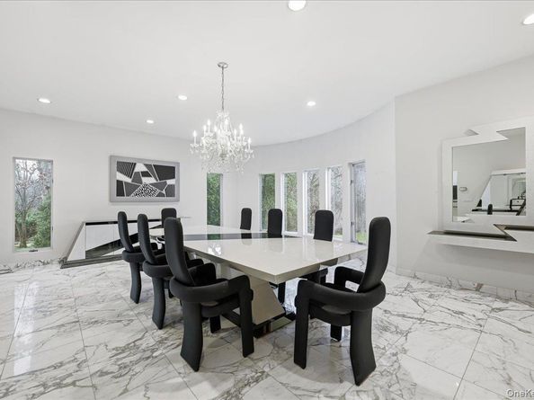 1 Private Lane, Old Brookville NY 11545