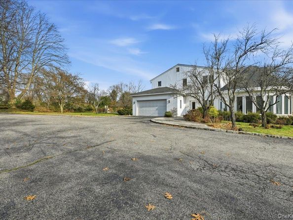 1 Private Lane, Old Brookville NY 11545