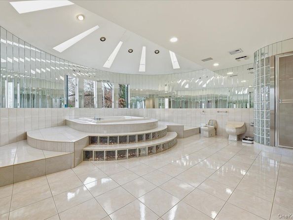 1 Private Lane, Old Brookville NY 11545