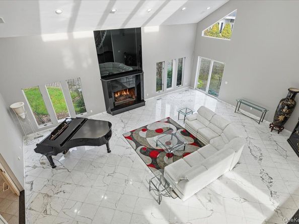 1 Private Lane, Old Brookville NY 11545