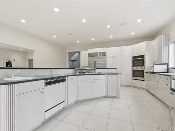 1 Private Lane, Old Brookville NY 11545