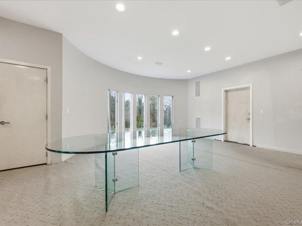 1 Private Lane, Old Brookville NY 11545