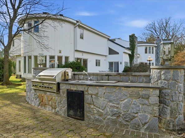 1 Private Lane, Old Brookville NY 11545