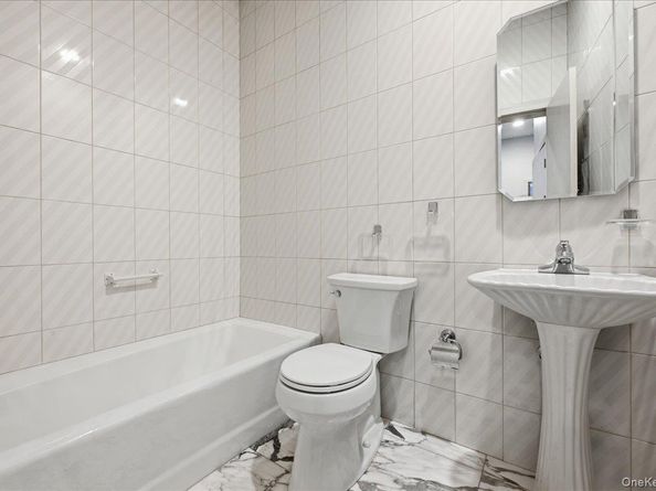 1 Private Lane, Old Brookville NY 11545