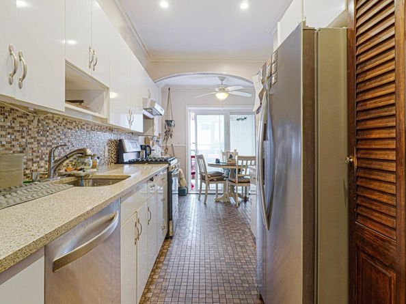 2521 Yates Avenue, Bronx NY 10469