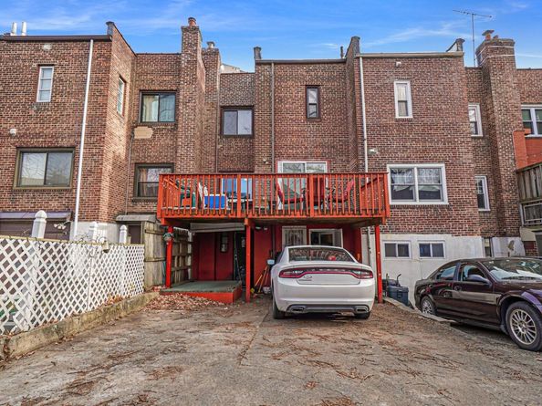2521 Yates Avenue, Bronx NY 10469