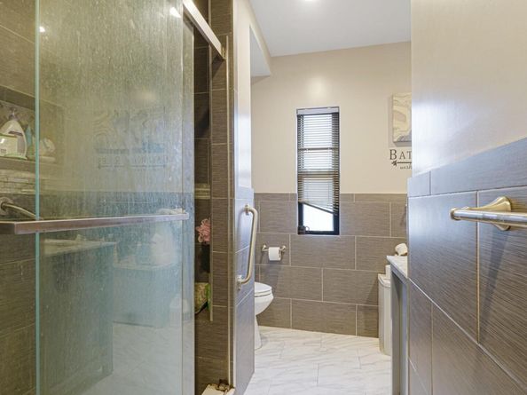 2521 Yates Avenue, Bronx NY 10469