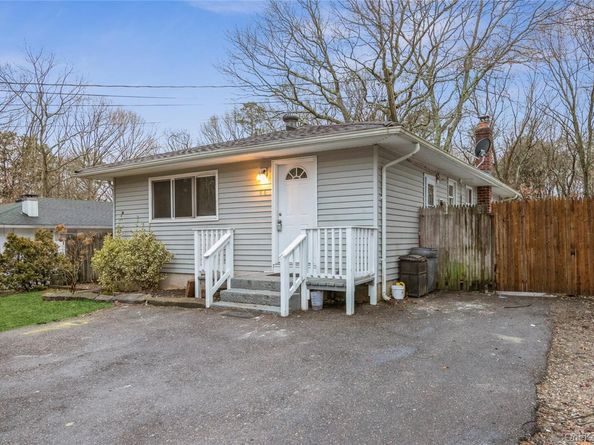 86 Stuyvesant Avenue, Mastic NY 11950