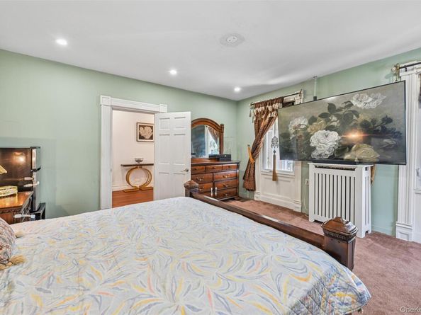 160 Bedford Avenue, Merrick NY 11566