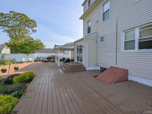 160 Bedford Avenue, Merrick NY 11566