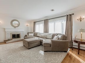 7 Carriage Lane, Setauket NY 11733