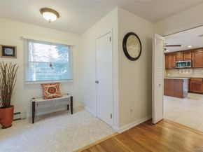 7 Carriage Lane, Setauket NY 11733