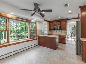7 Carriage Lane, Setauket NY 11733