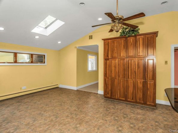 3 Driftwood, East Setauket NY 11733