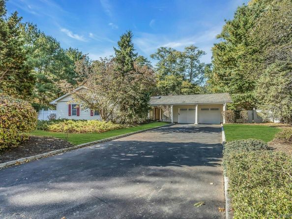 3 Driftwood, East Setauket NY 11733
