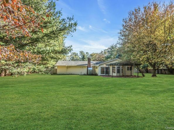 3 Driftwood, East Setauket NY 11733