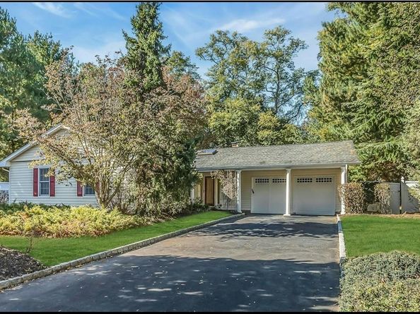 3 Driftwood, East Setauket NY 11733