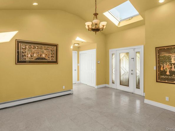 3 Driftwood, East Setauket NY 11733