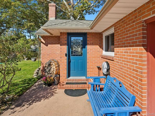 19 Marion Street, Nesconset NY 11767