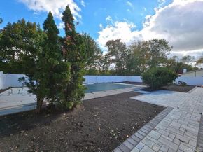 5 Bently Lane, Stony Brook NY 11790