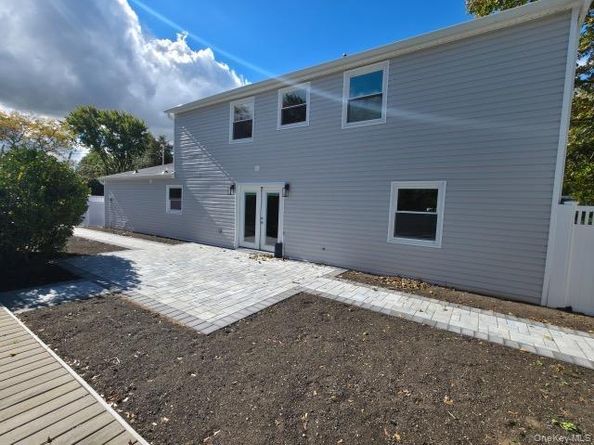 5 Bently Lane, Stony Brook NY 11790