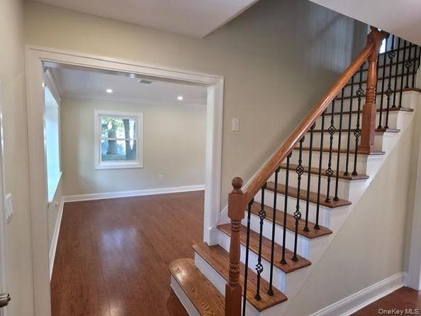 5 Bently Lane, Stony Brook NY 11790