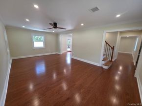 5 Bently Lane, Stony Brook NY 11790