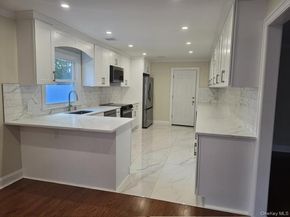 5 Bently Lane, Stony Brook NY 11790