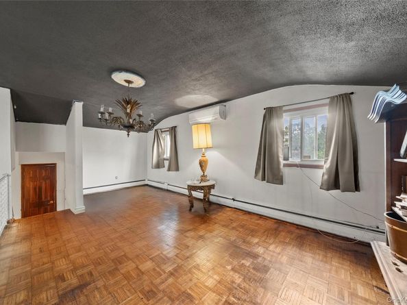 99 Brooklyn Avenue, West Babylon NY 11704