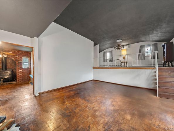 99 Brooklyn Avenue, West Babylon NY 11704