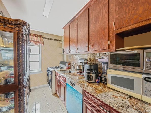 39-45 51st Street 5C, Woodside NY 11377