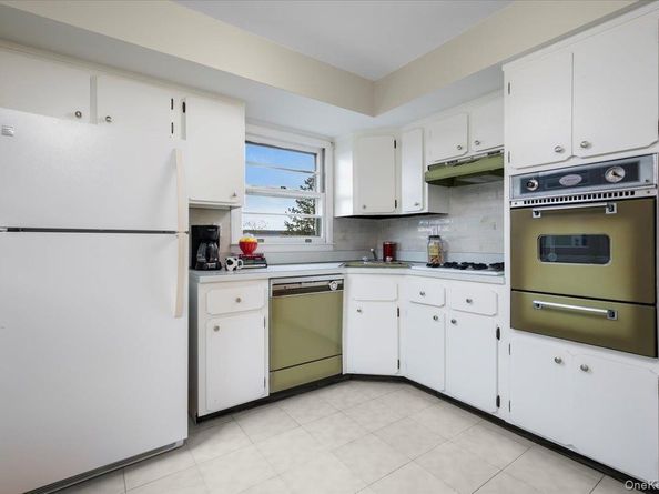 183 Hudson Terrace, Yonkers NY 10701