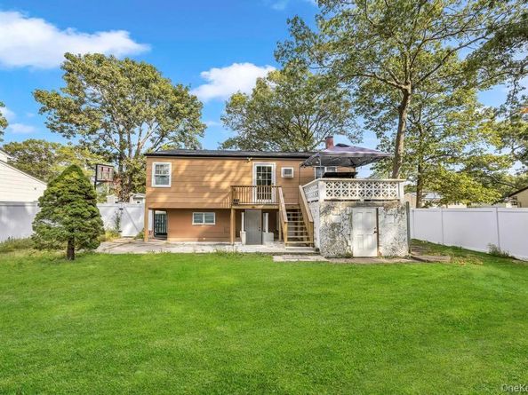 12 Roosevelt Avenue, Greenlawn NY 11740
