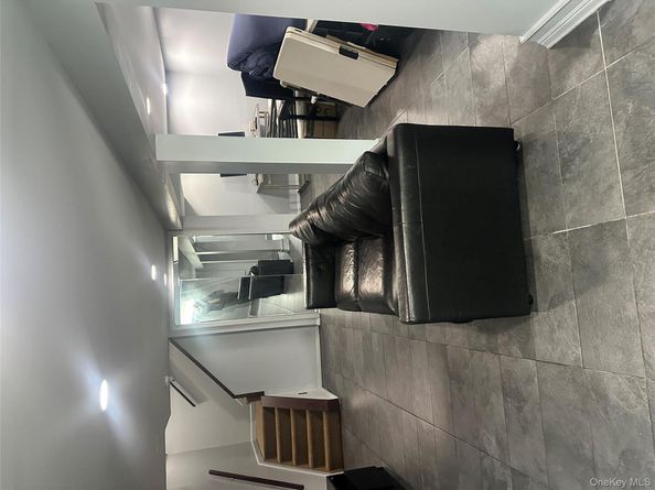 209 Old Post Drive, Hauppauge NY 11788