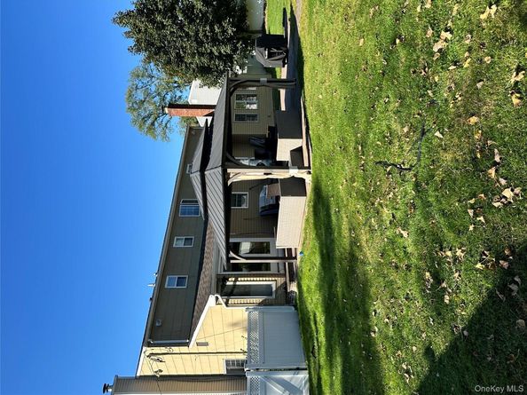 209 Old Post Drive, Hauppauge NY 11788