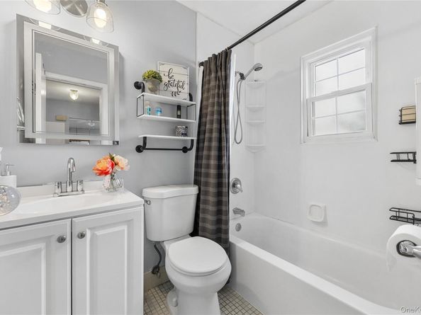 116 Westend Avenue 8, Freeport NY 11520