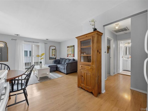 116 Westend Avenue 8, Freeport NY 11520