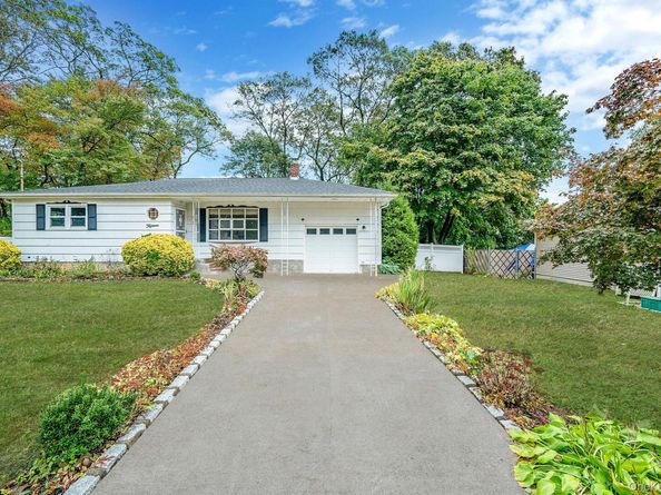 15 Raymond Avenue, Farmingville NY 11738