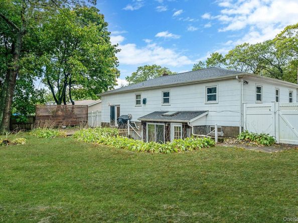 15 Raymond Avenue, Farmingville NY 11738
