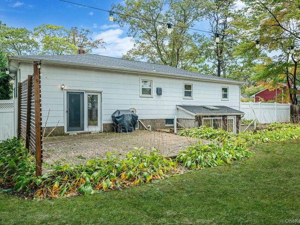 15 Raymond Avenue, Farmingville NY 11738