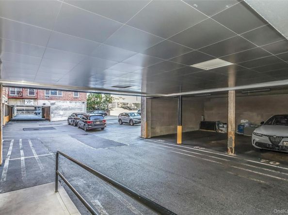 100 Lincoln Avenue 14D, Mineola NY 11501