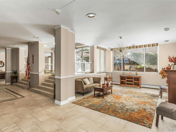 100 Lincoln Avenue 14D, Mineola NY 11501