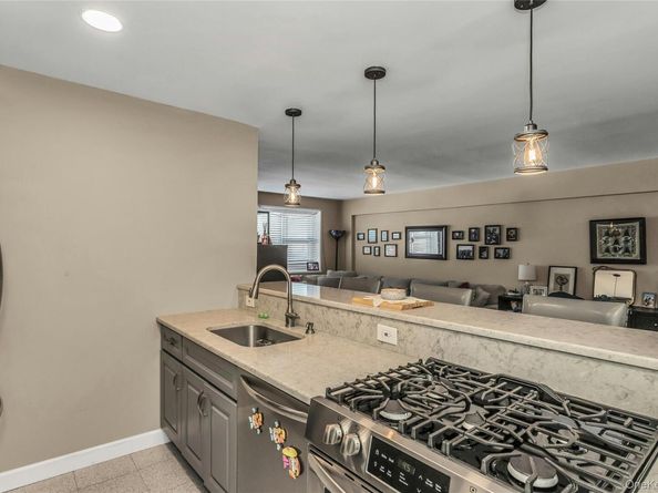 100 Lincoln Avenue 14D, Mineola NY 11501